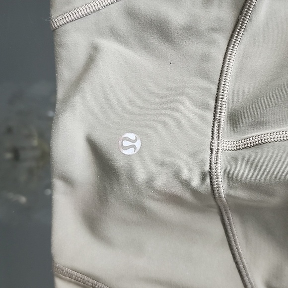 Lululemon Swift Speed High-Rise Tight 25” - Size 2 - Picture 3 of 10